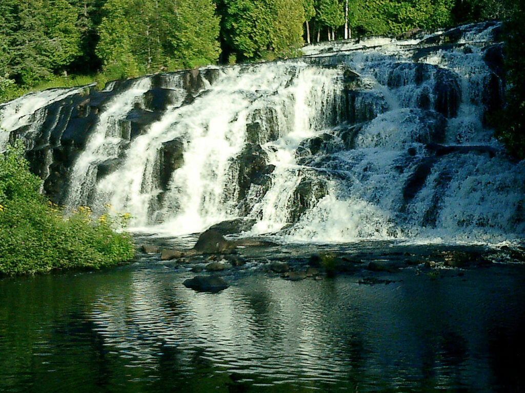 bond falls - waterfalls in upper michigan