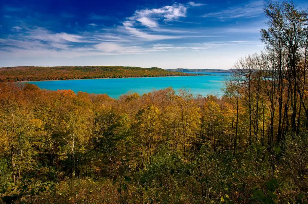 best places to visit in michigan in fall lake colors