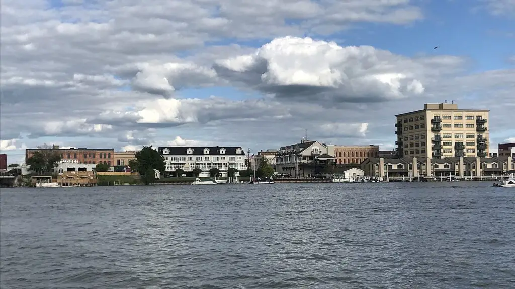 bay city michigan from saginaw river