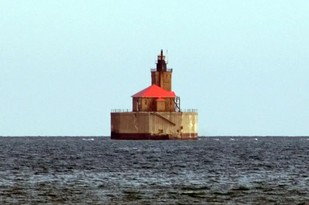 michigan lake huron lighthouses port Austin reef