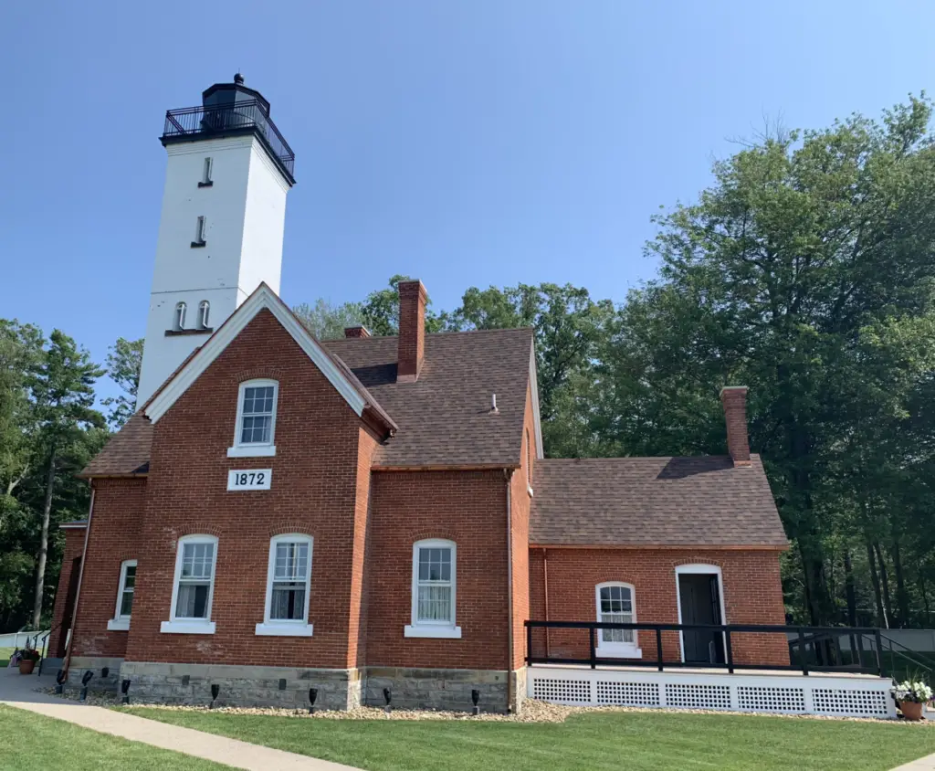 michigan lake huron lighthouses presque isle