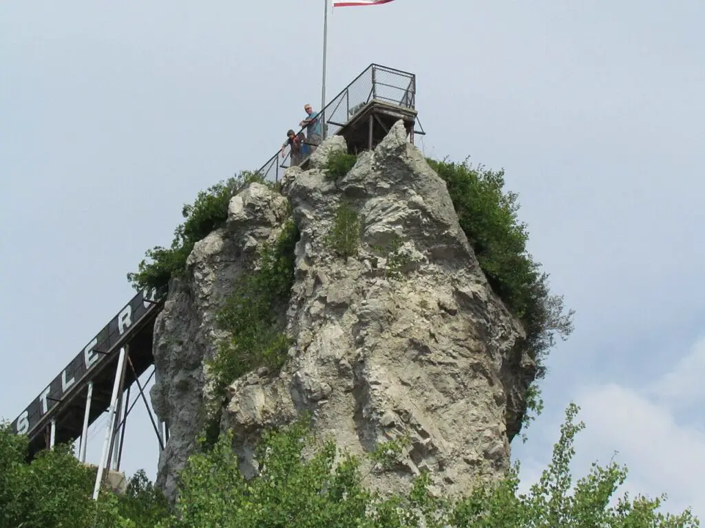 castle rock st ignace