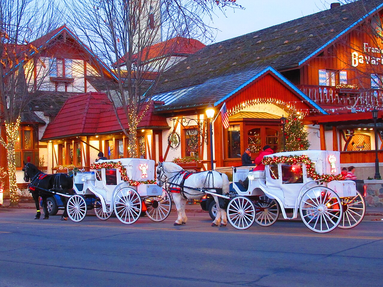 festivals in frankenmuth horse and carriage downtown