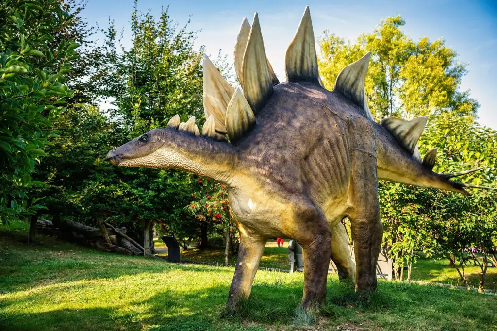 dinosaur attractions in michigan